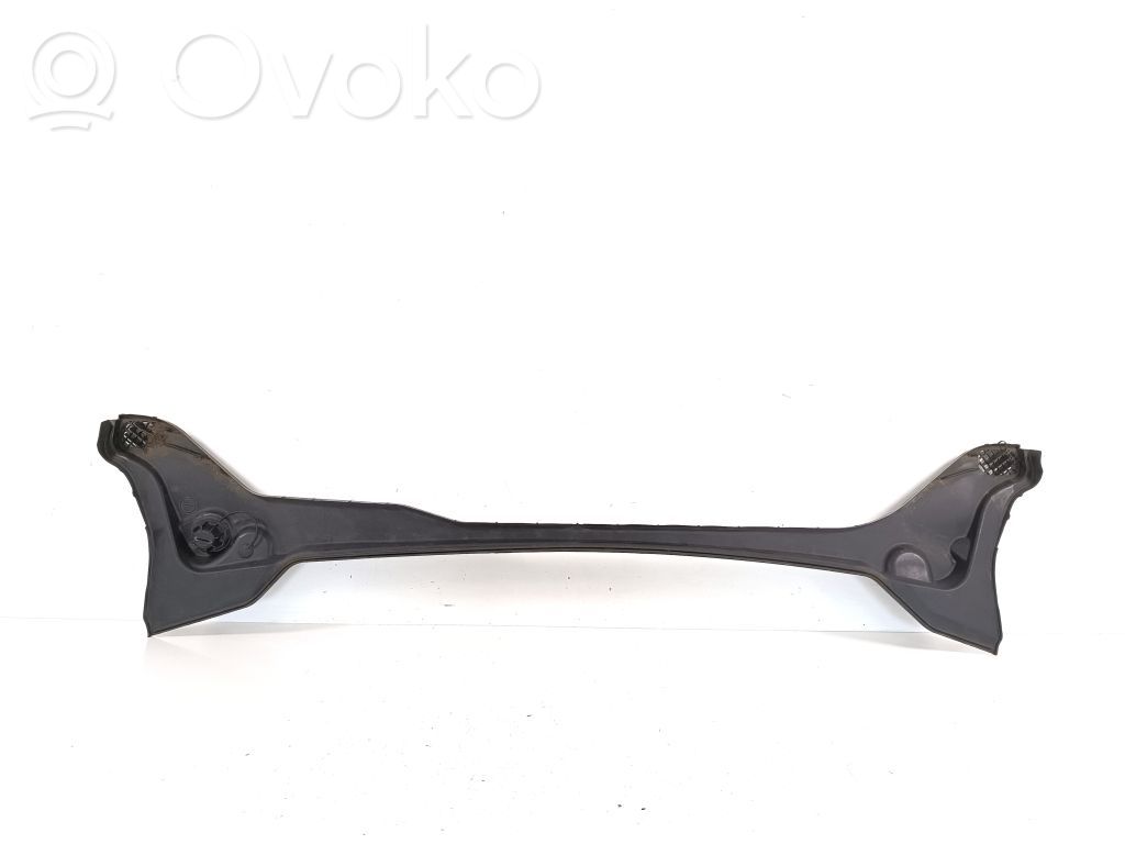 BMW 2 F46 Podszybie przednie 