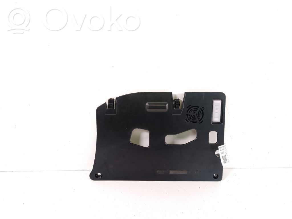 BMW 2 F46 Altre parti del cruscotto 