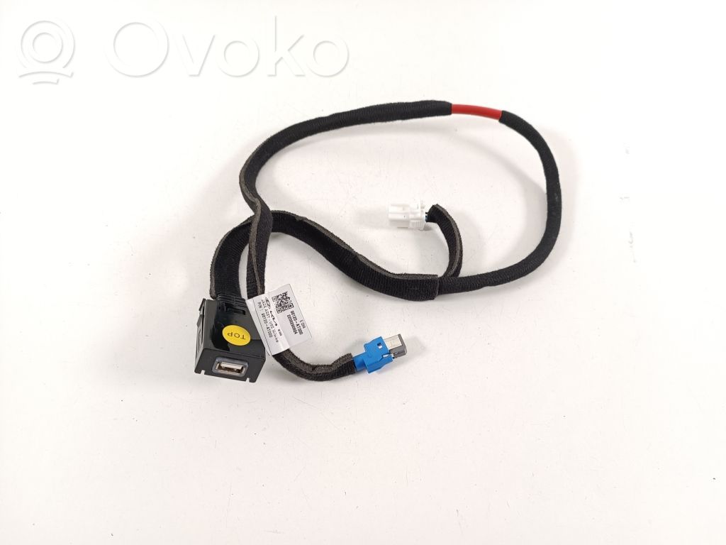 Enchufe conector USB   96120AT000