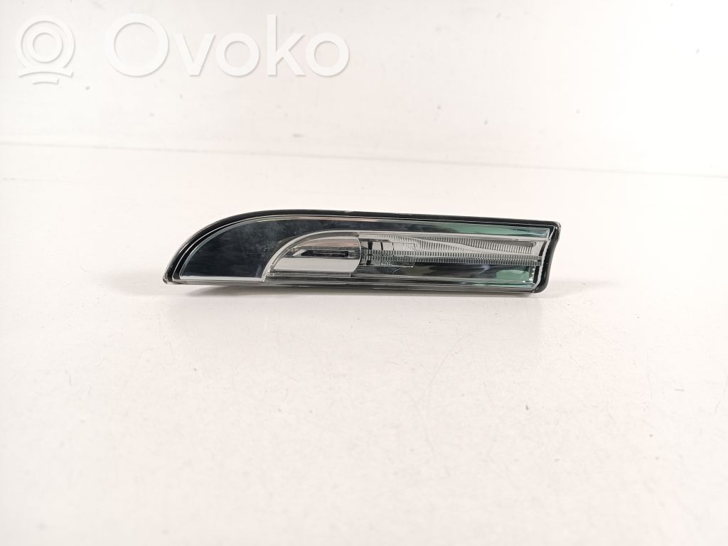 Porsche Panamera (970) Kierunkowskaz błotnika przedniego 