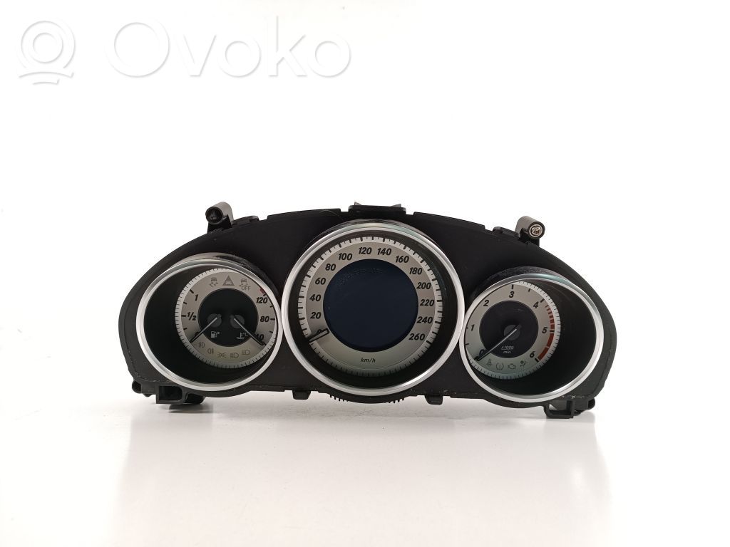 Mercedes-Benz E W212 Tachimetro (quadro strumenti) 