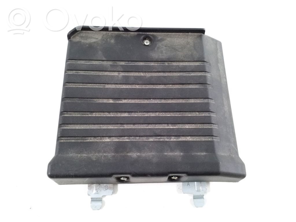 Mitsubishi Outlander Wzmacniacz audio 