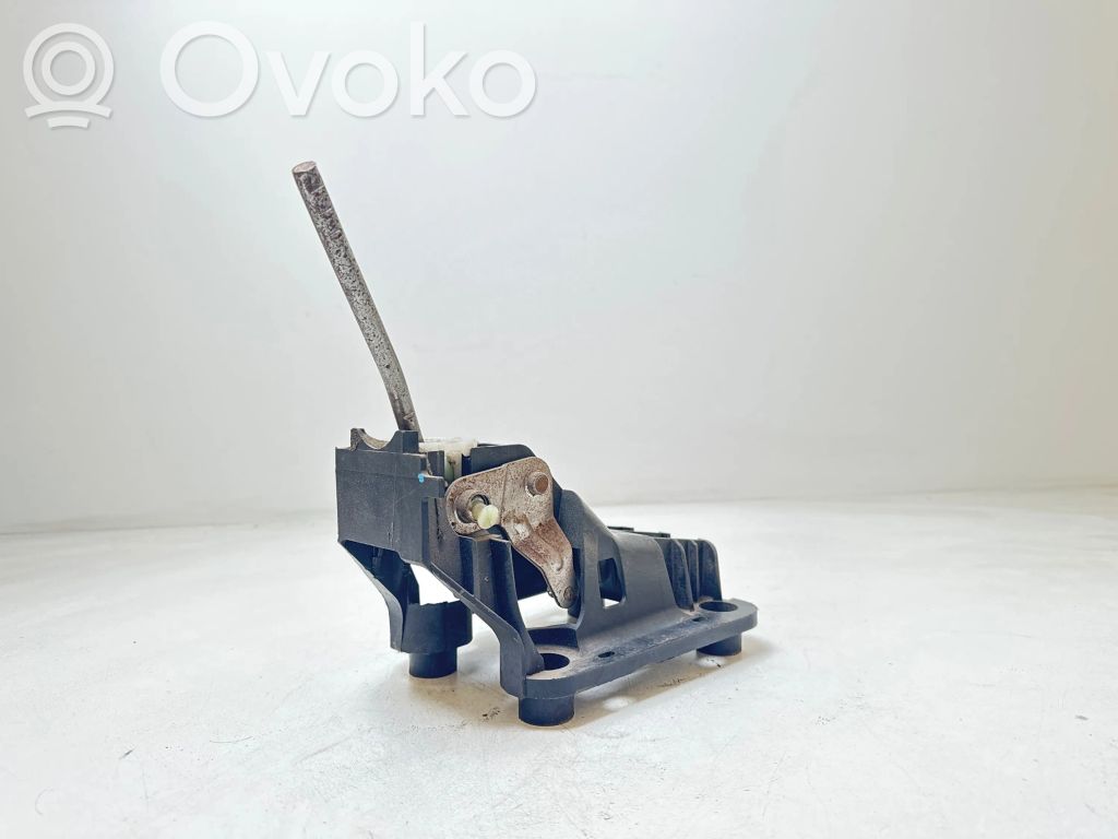 Peugeot 207 Gear shifter/selector 
