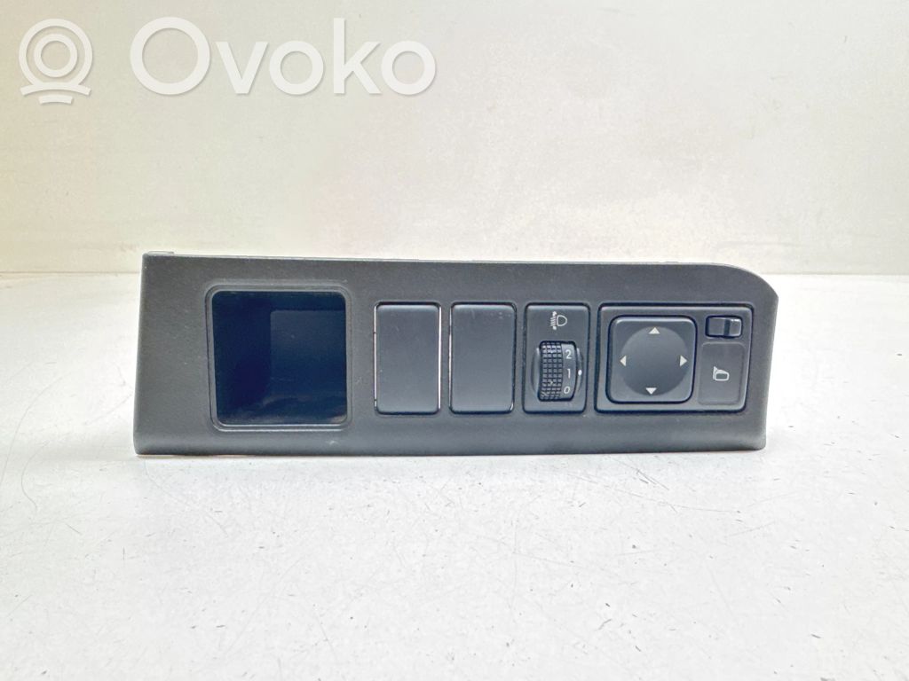 Wing mirror switch   684859U000,P10971,93182CD000