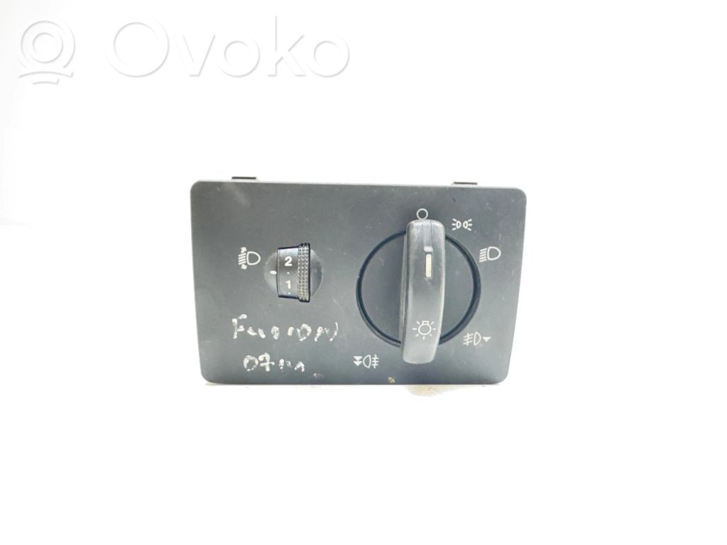 Light switch   6S6T13A024DA