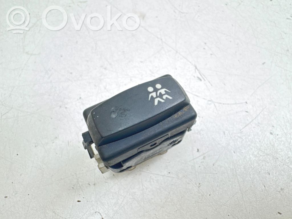Renault Laguna II Child safety switch 
