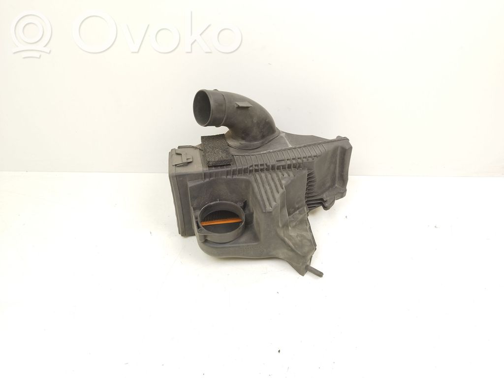 Renault Clio III Air filter box 