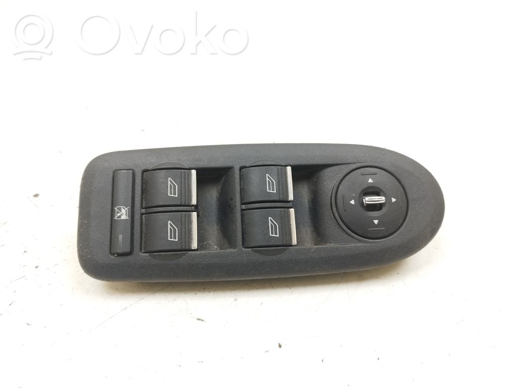 Ford C-MAX I Electric window control switch 