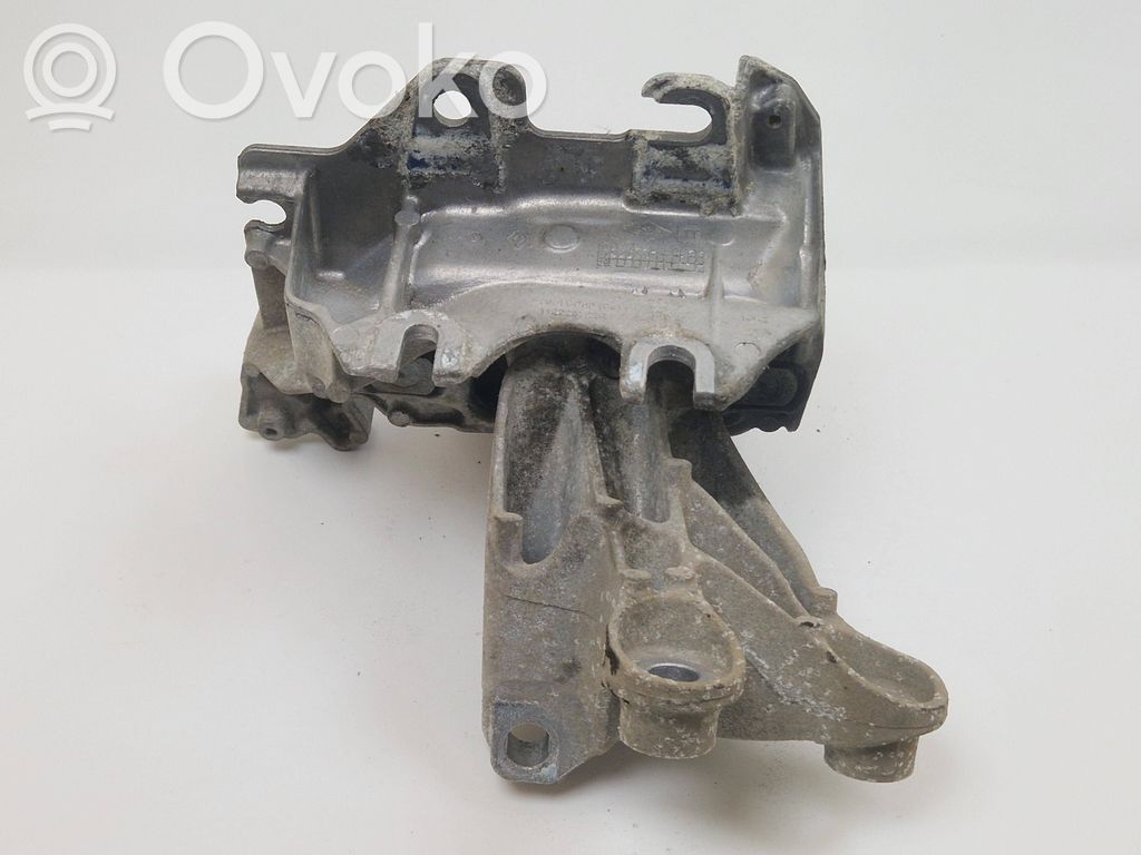 Engine mount bracket   112223722R