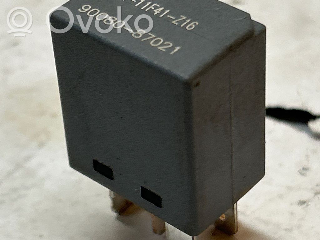 Toyota Yaris Muu rele 