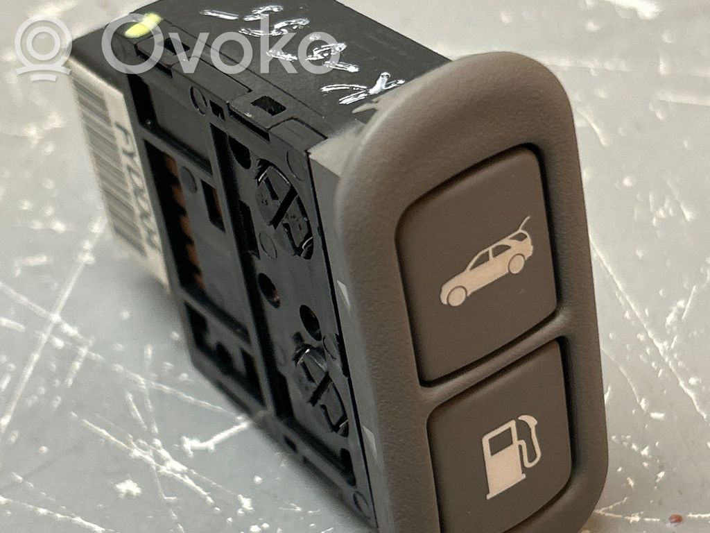 KIA Sorento Fuel tank opening switch 