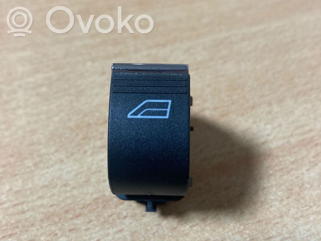 Ford Focus Electric window control switch 
