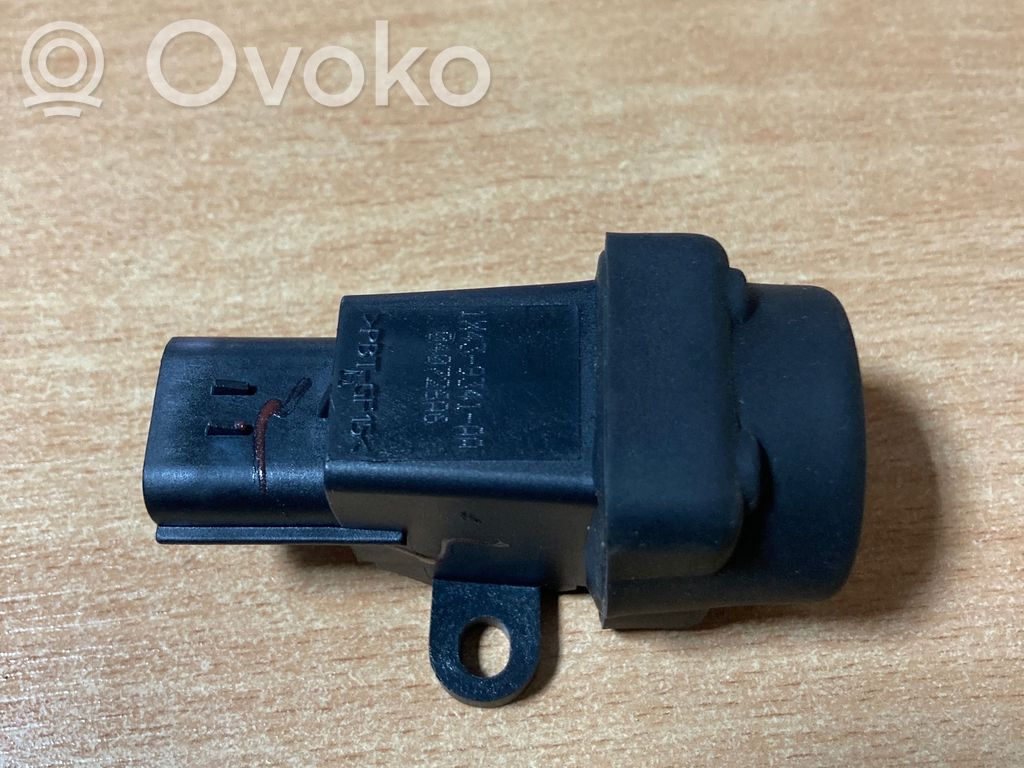 Jaguar X-Type Fuel cut-off switch 