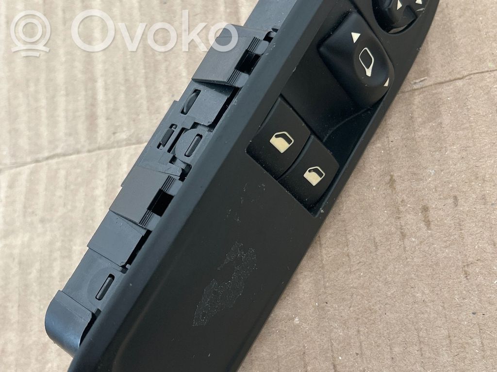 Peugeot 308 SW  Electric window control switch 