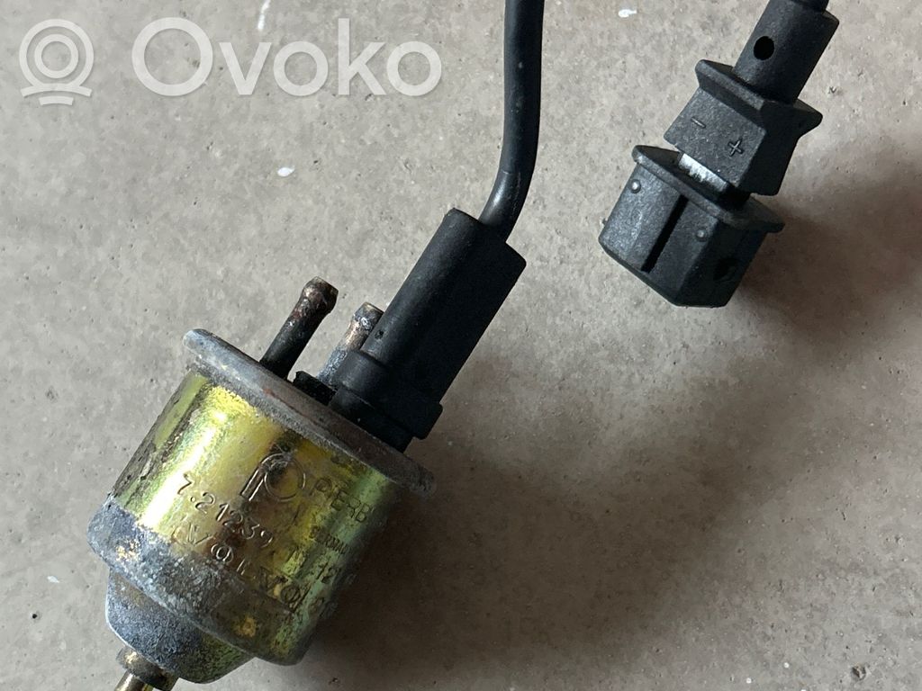 Volvo S40, V40 Valve vacuum 