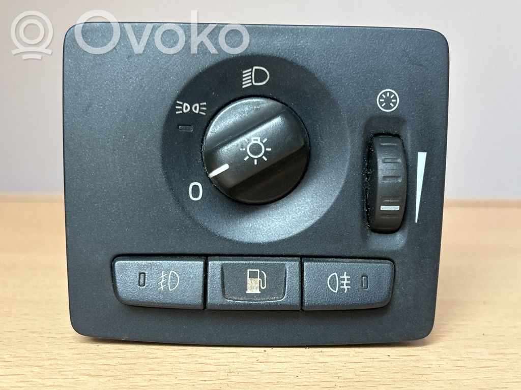 Light switch   30669735,149206,05W06T