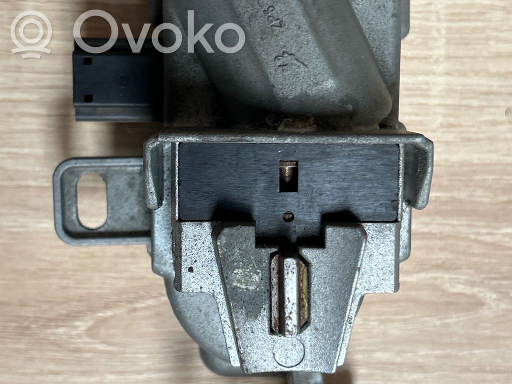 Volvo V50 Steering wheel lock 