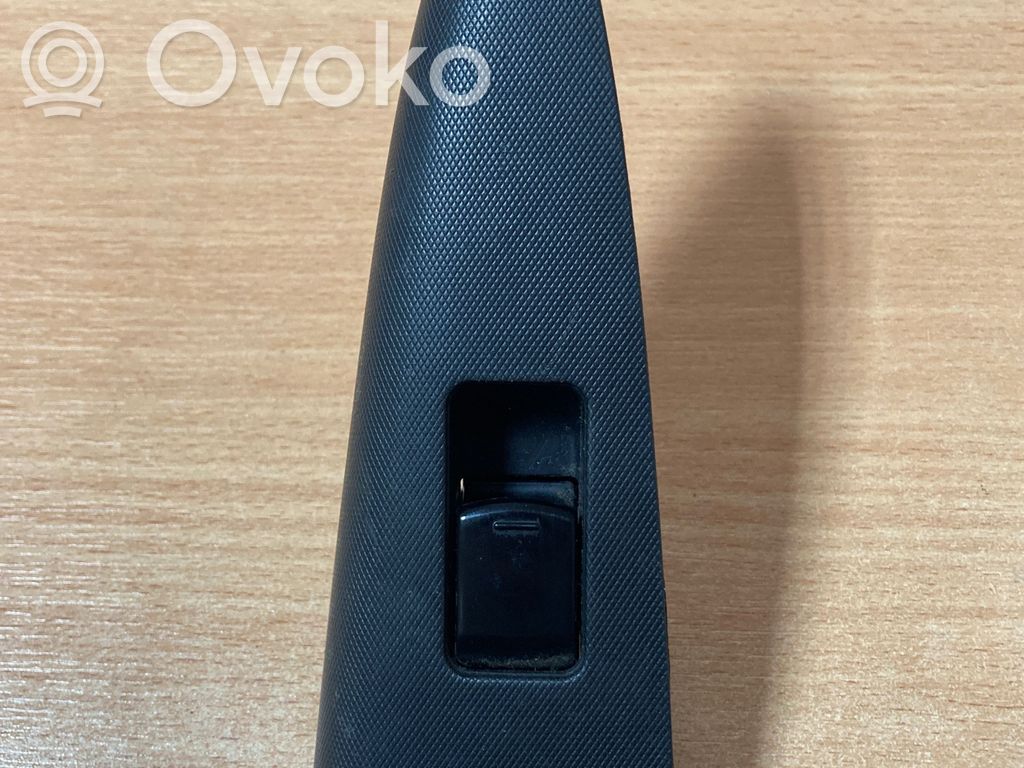Nissan Note (E11) Electric window control switch 