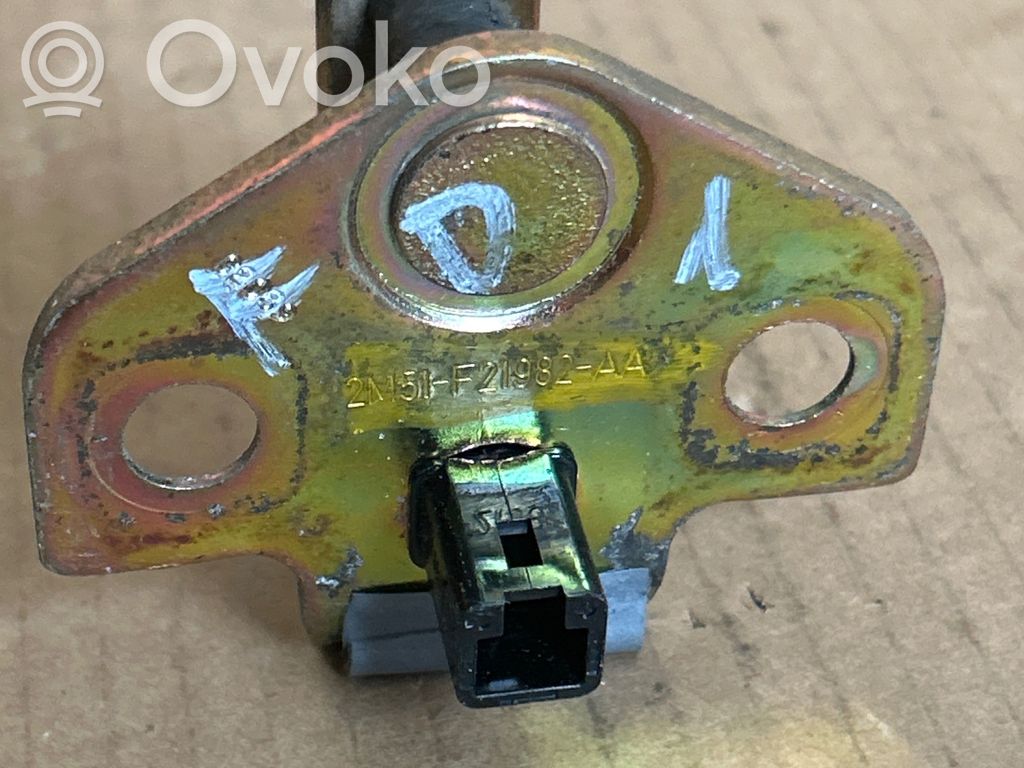 Ford Mondeo Mk III Front door lock loop/hook striker 
