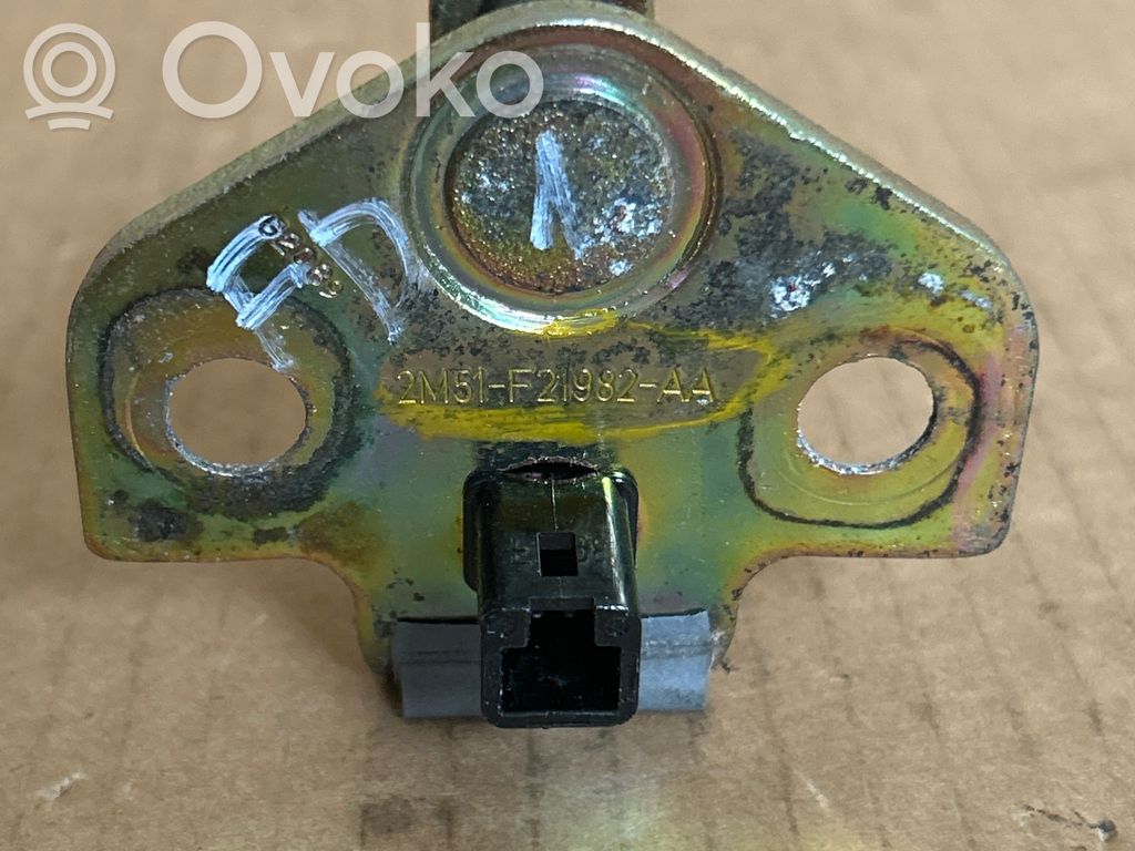 Ford Mondeo Mk III Front door lock loop/hook striker 