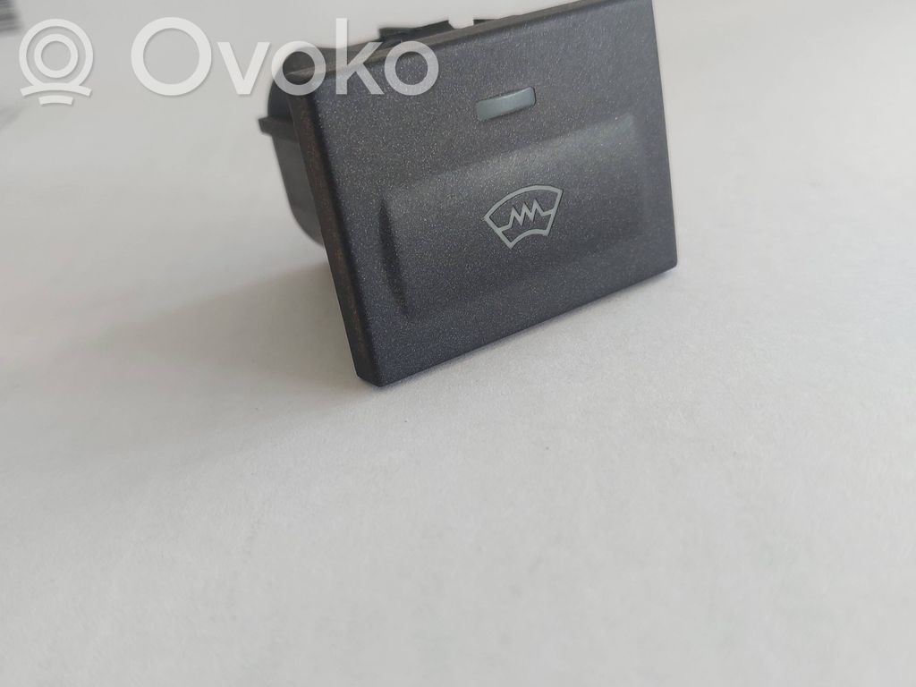 Ford Focus C-MAX Windscreen/window heater switch 