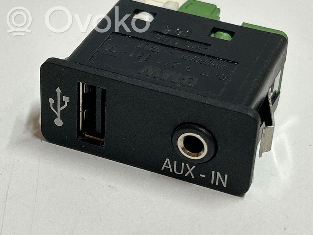 BMW X1 E84 USB socket connector 