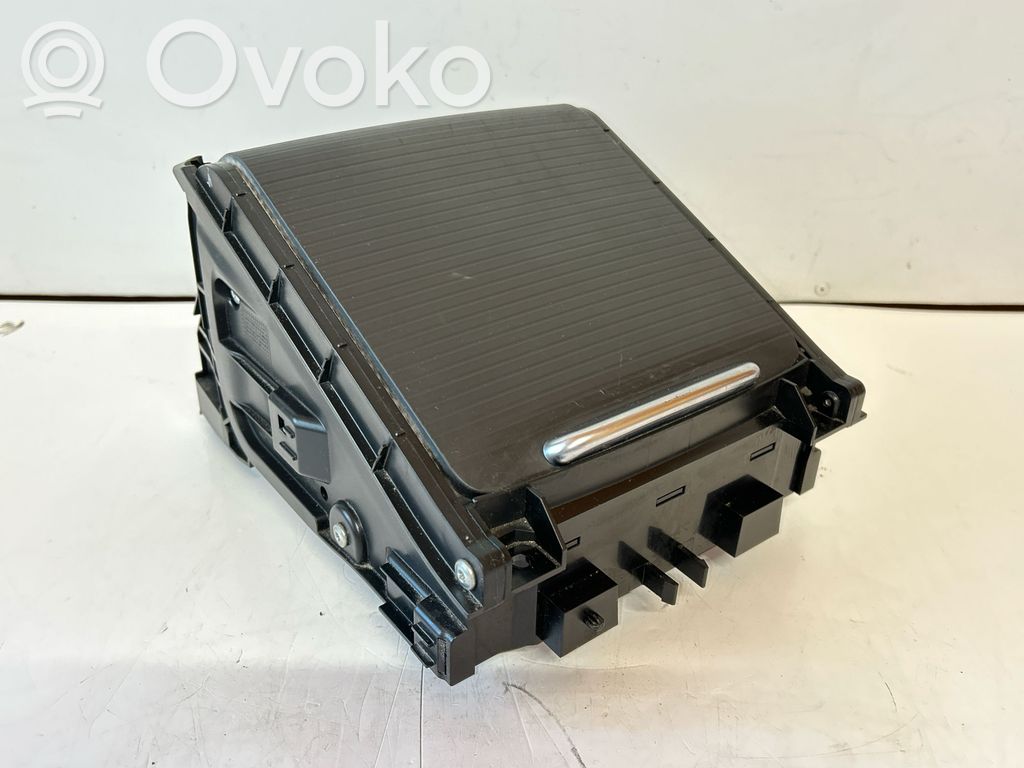 Volvo V70 Mukiteline edessä 