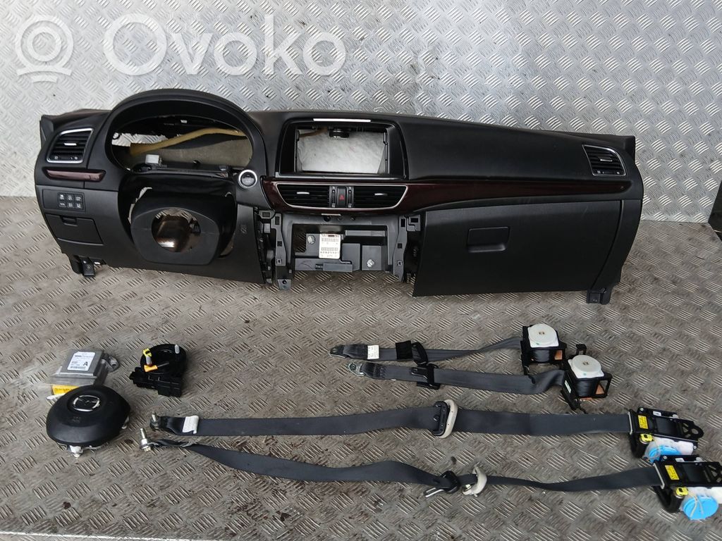 Панель   MAZDA6KONSOLA