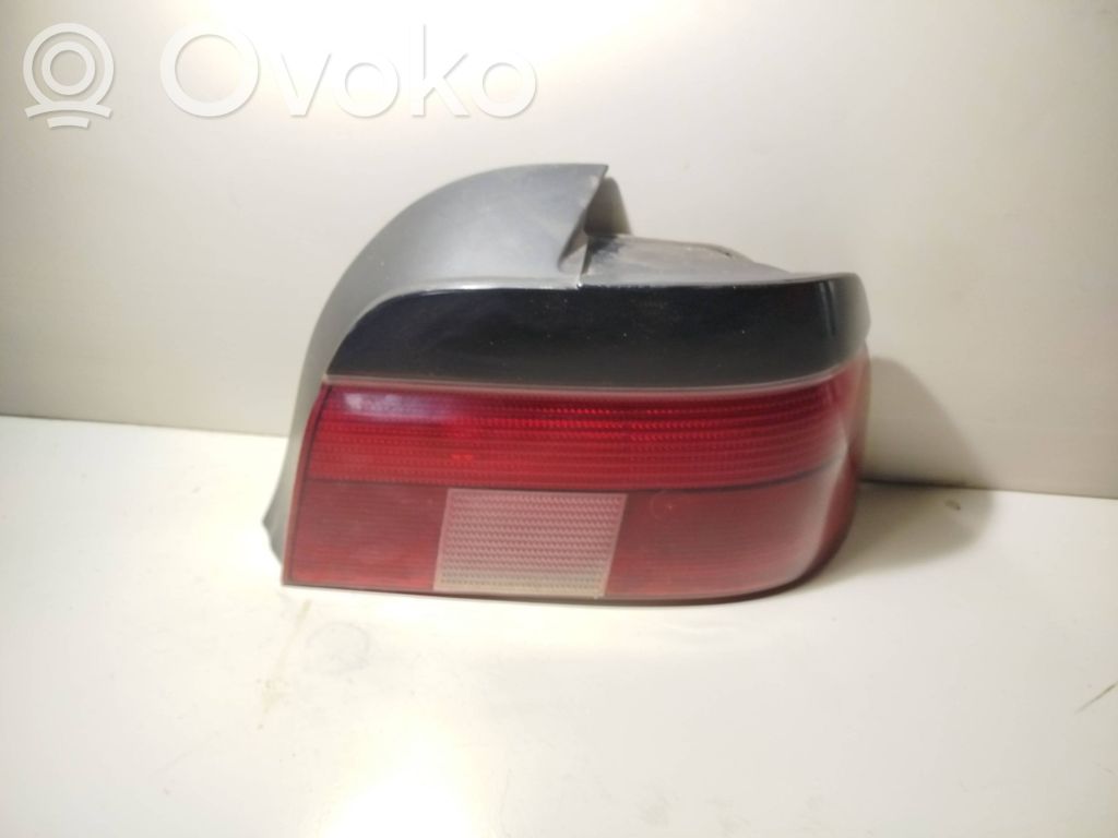 BMW 5 E39 Aizmugurējais lukturis virsbūvē 