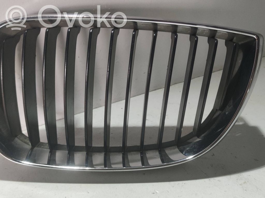 Front bumper upper radiator grill   7077129