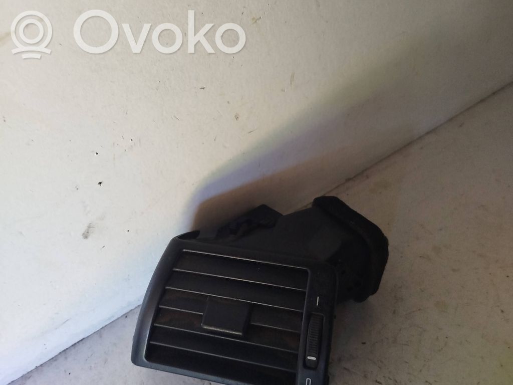Šoninės oro grotelės   369701,836189