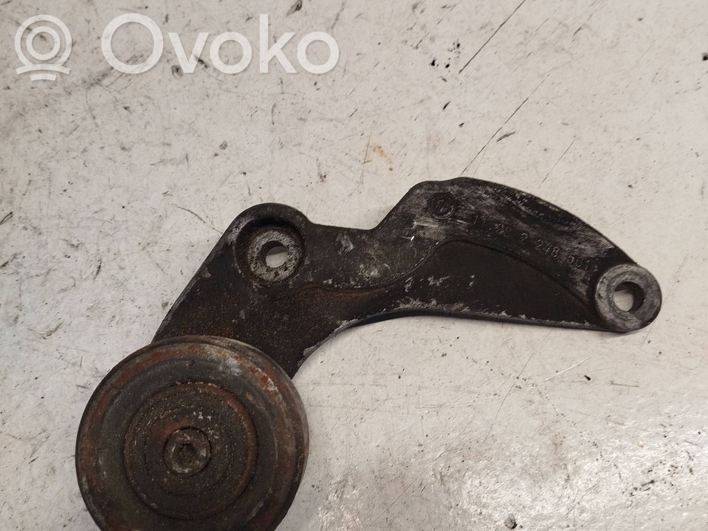 BMW 5 E39 Generator/alternator bracket 