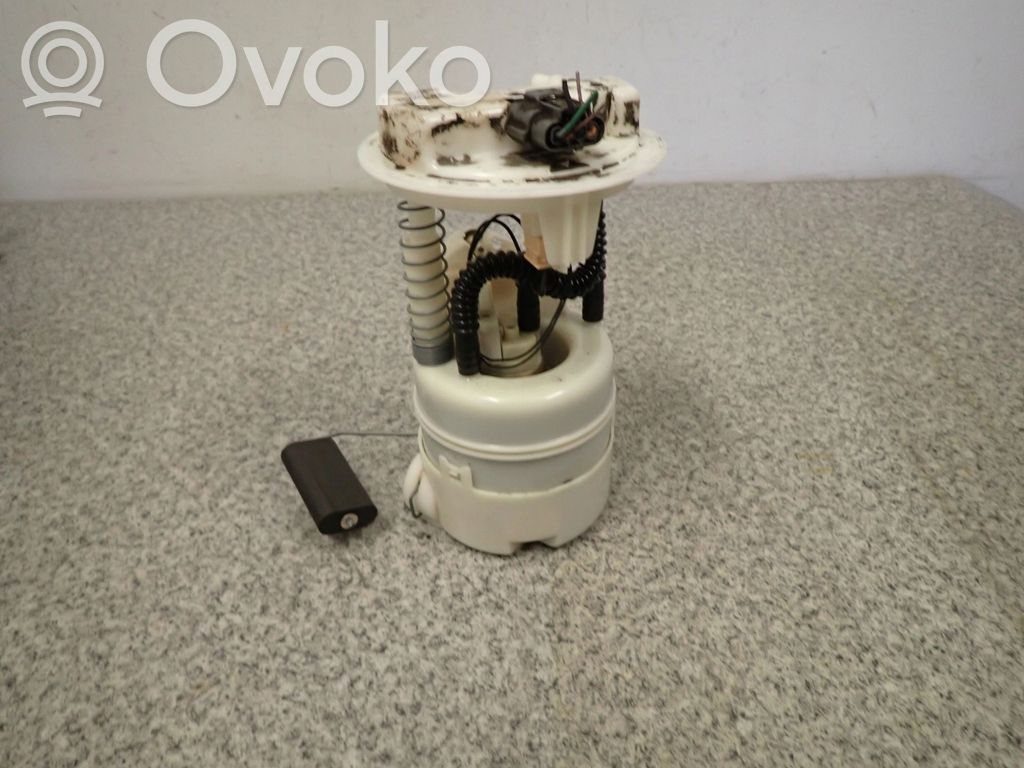 Nissan Micra Bomba interna de combustible 