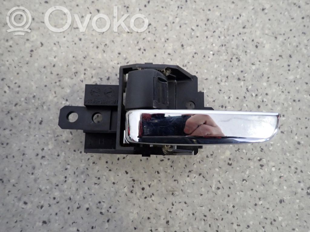 Front door interior handle   6176523