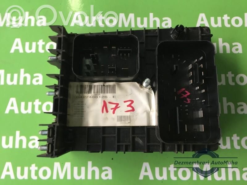 Volkswagen Touran I Fuse module 