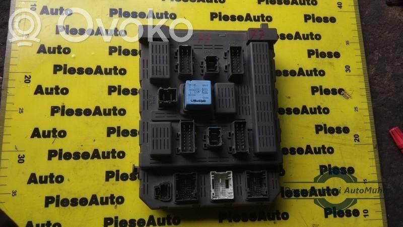 Peugeot 607 Módulo de fusible 