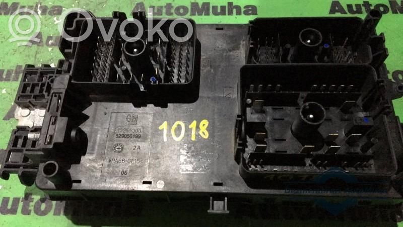 Opel Insignia A Fuse module 