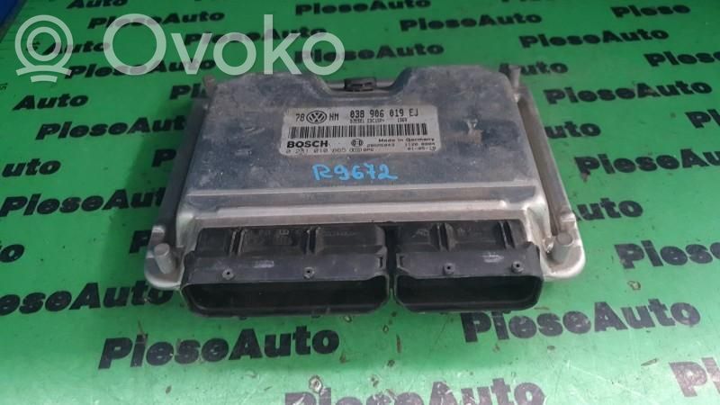 Volkswagen PASSAT B5.5 Motorsteuergerät ECU 