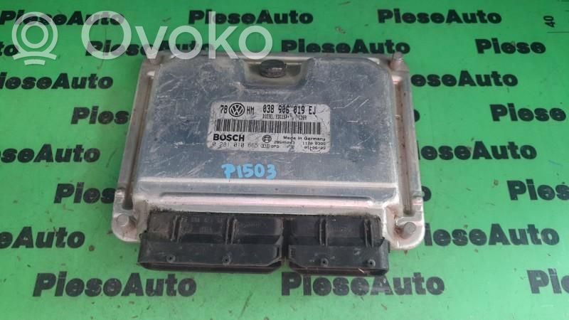 Volkswagen PASSAT B5.5 Motorsteuergerät ECU 