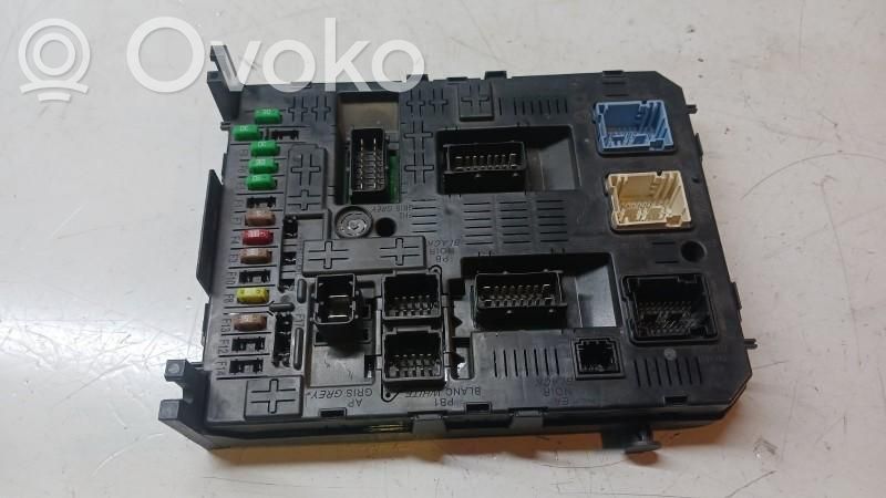 Peugeot 308 Module de fusibles 