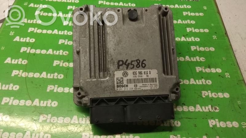 Volkswagen Golf V Engine control unit/module ECU 