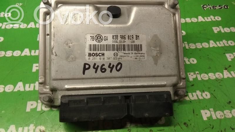 Volkswagen PASSAT B5.5 Engine control unit/module ECU 