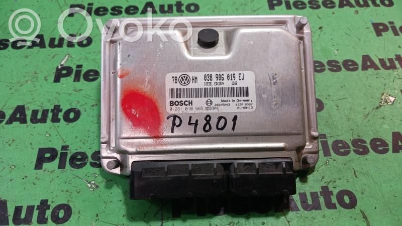 Volkswagen PASSAT B5.5 Motorsteuergerät ECU 