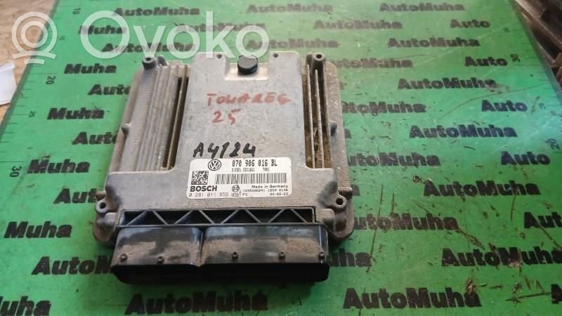 Volkswagen Touareg I Engine control unit/module ECU 