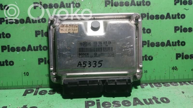 Volkswagen PASSAT B5.5 Unitate control motor/modul ECU 