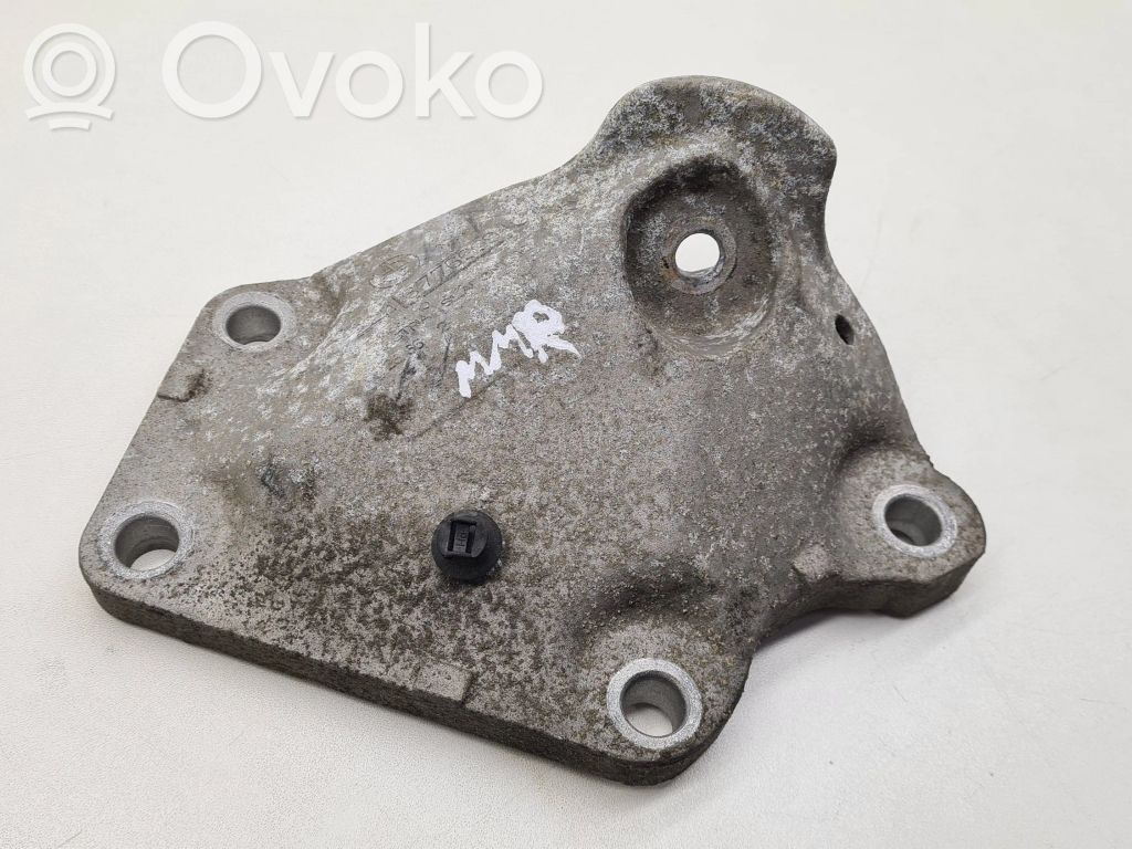 BMW 5 E60 E61 Engine mounting bracket 