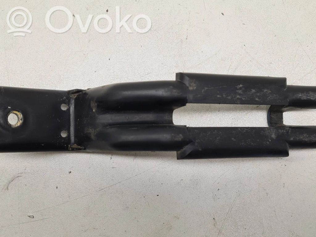 Rear bumper mounting bracket   1949229,51121949229