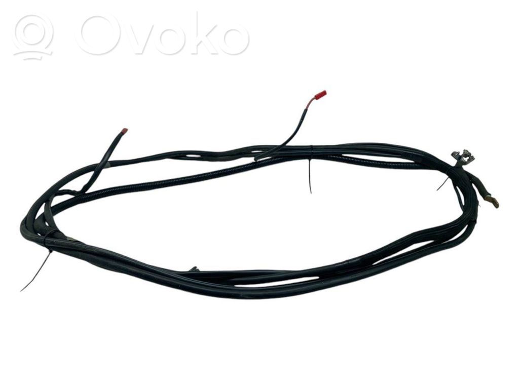 Pluskaapeli (akku)