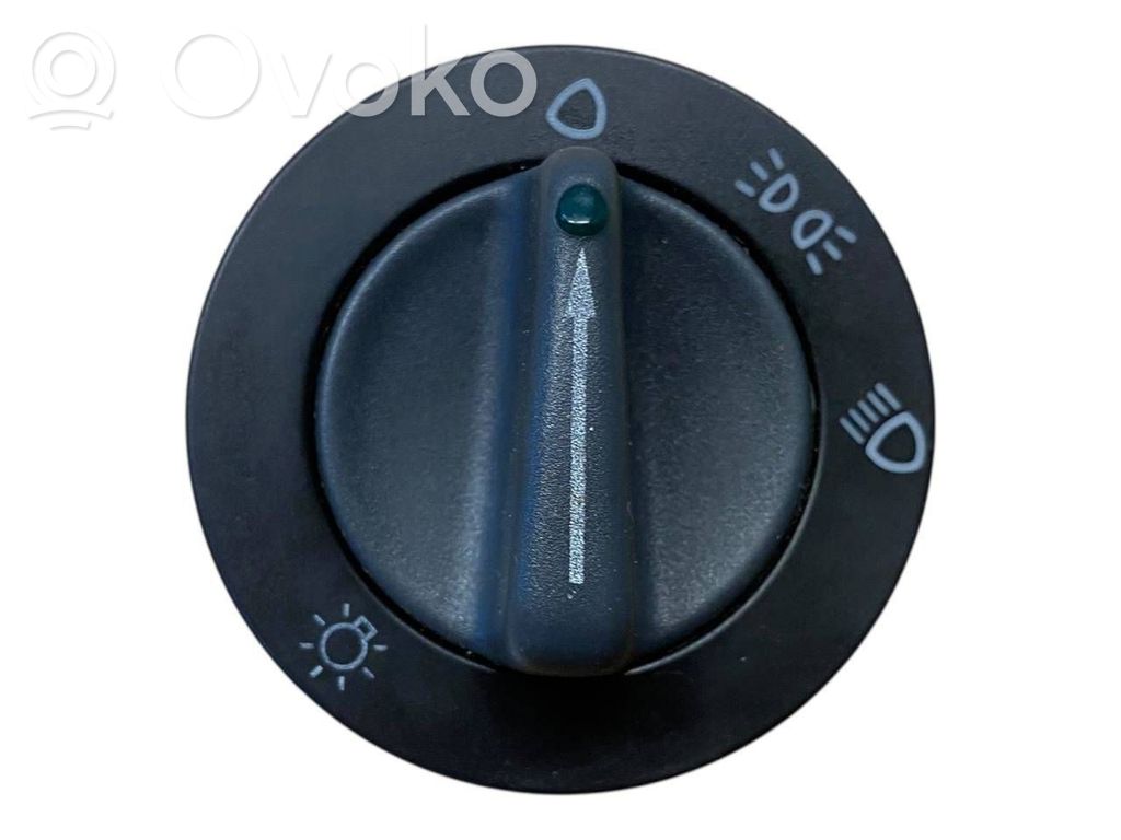 Light switch   8590838