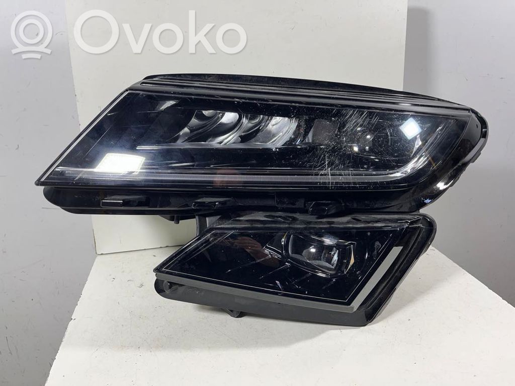 Lampa przednia   566941015C,1ZX01266921